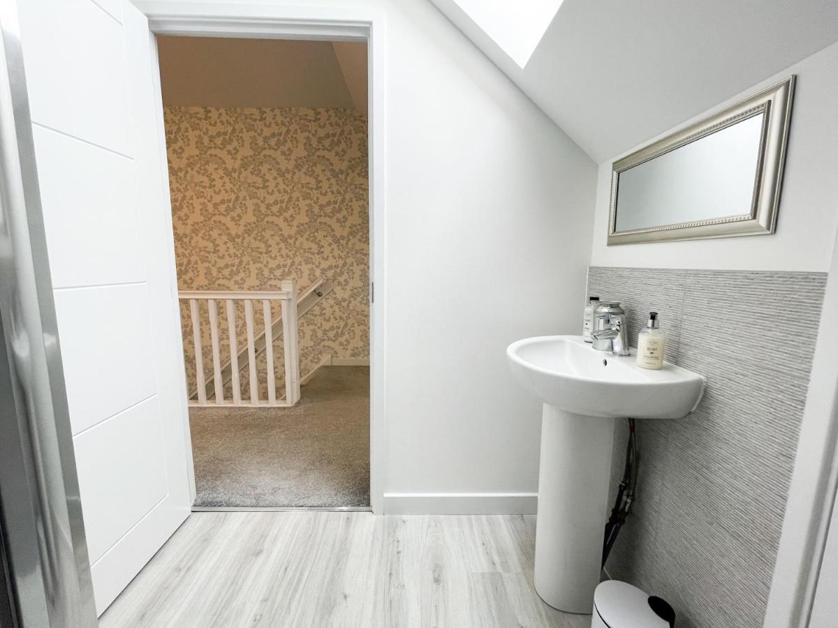 Newly Developed 3 Bedroom Home Glasgow Exterior foto